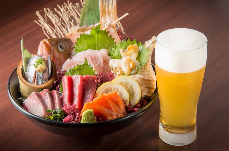 ビールと刺身盛り合わせ